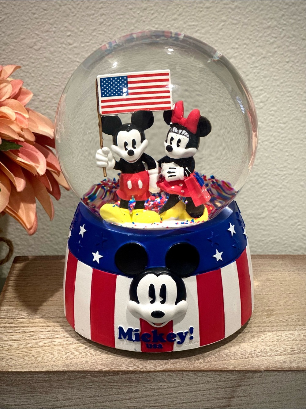 Disney Mickey & Minnie Mouse Patriotic Musical Snow Globe National Anthem 8"
H